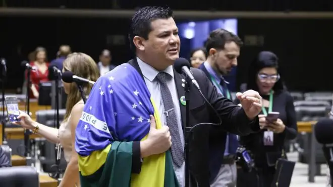 Gilvan-da-Federal-Vinicius-Loures_Camara-dos-Deputados-660x372